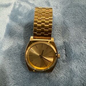 Nixon Watch